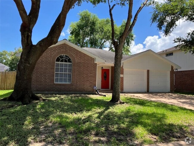 Building Photo - 1827 Oak Ridge Dr Rental