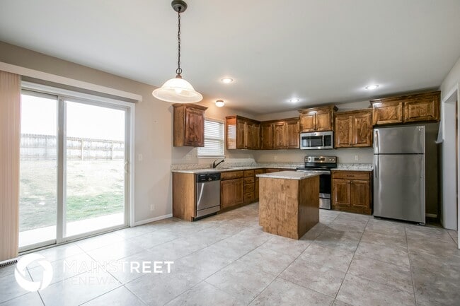 Photo - 1305 NW High View Dr