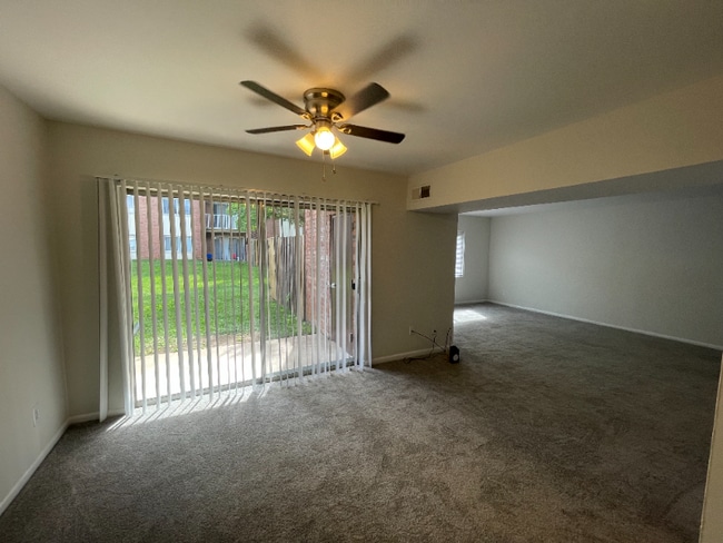 Photo - 8263 Russell Rd