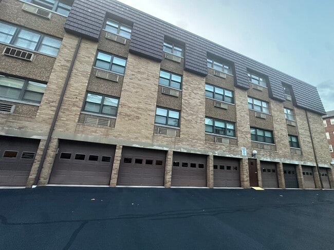 Photo - 22 Riverside Dr Unit 4