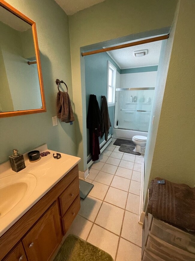 Building Photo - Spacious Three Bedroom Near Campus Unit 409 Rental