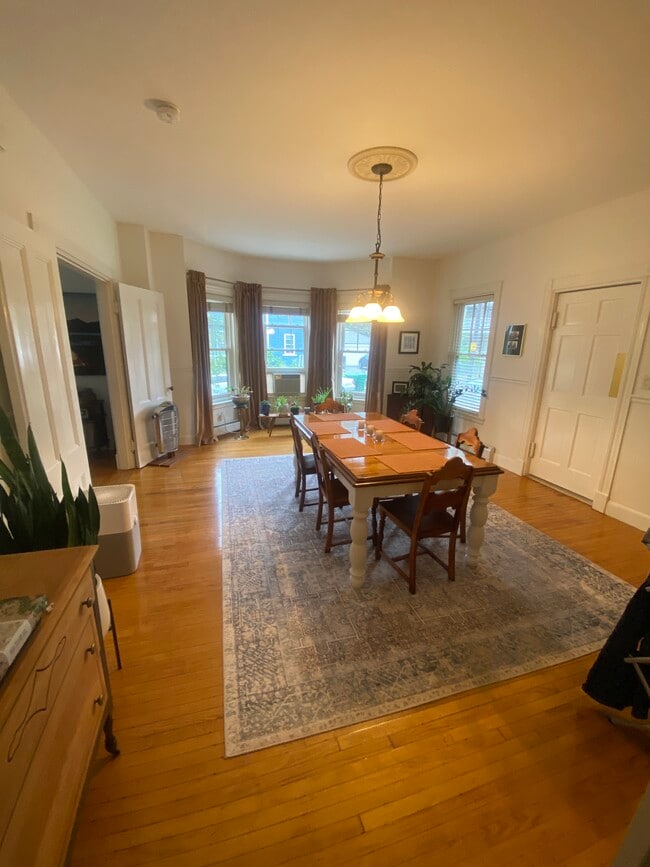 Building Photo - 27 Holton St Unit 1 Rental