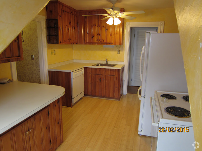 Building Photo - 94 Glenwood Ave Unit apt 3