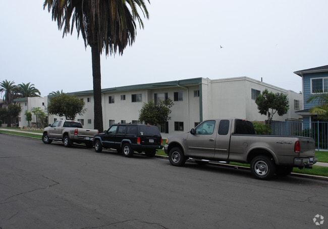 Aristocrat Apartments - Aristocrat Apartments