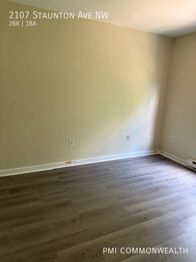 Photo - 2107 Staunton Ave NW