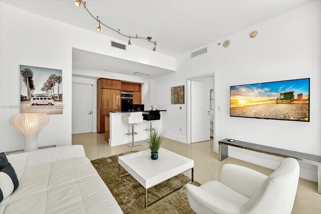 Photo - 50 South Pointe Dr Unidad 503