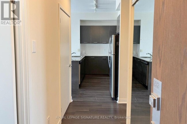 Photo - 360 Square One Dr Unité 2512