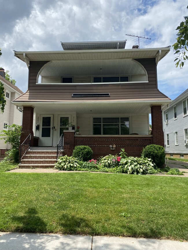 Building Photo - 2082 Lewis Dr