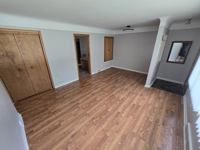 Photo - 15935 Foch St