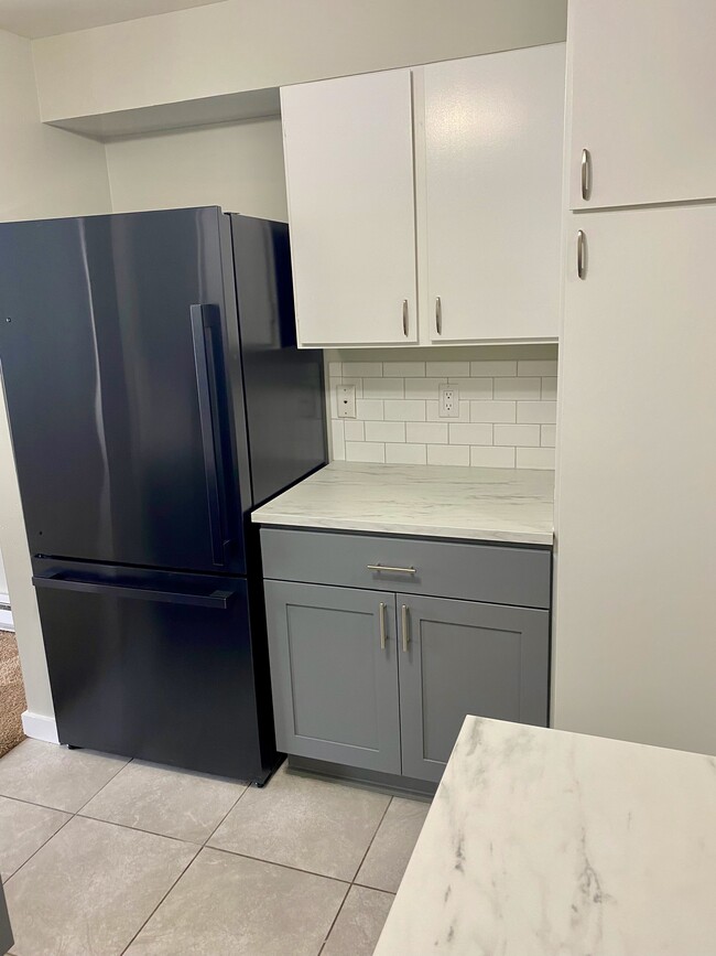 Building Photo - 400 Taylor Ave NW Unit 301