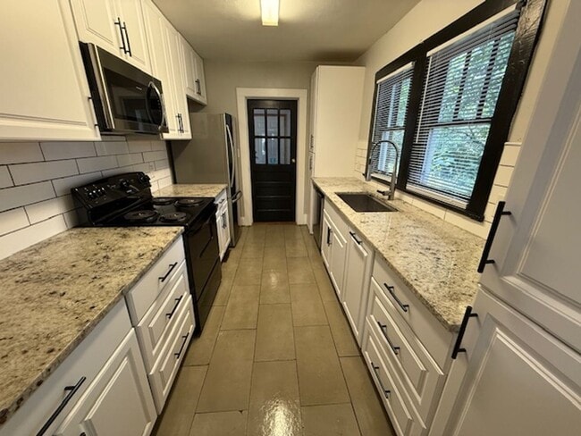 Photo - 503 Tyler St