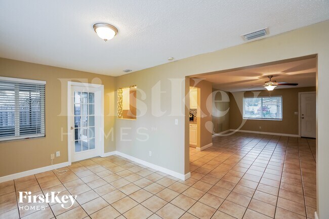 Photo - 2310 Nellie St