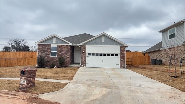 Photo - 3 Bedroom 2 Bathroom 2 Car Garage Home in Oakdale School District