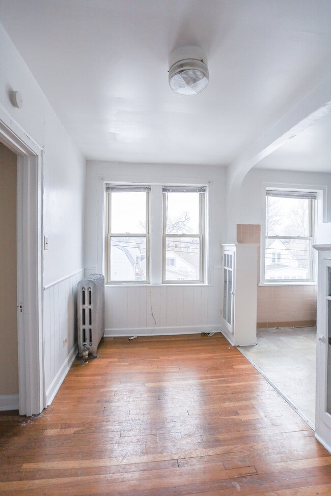 Building Photo - 4726 W Addison St