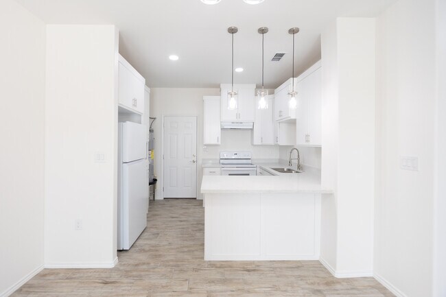 Photo - 2020 E Valley Cir Unidad A
