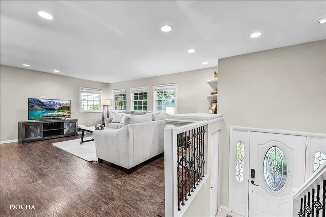 Photo - 425 W Gartner Rd