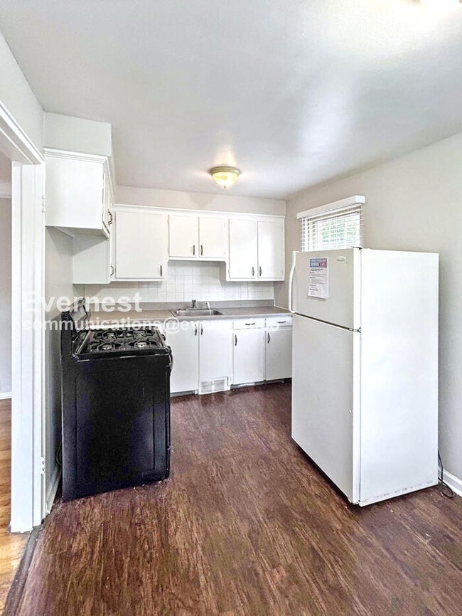 Photo - 3866 Woodridge Rd Unit 6