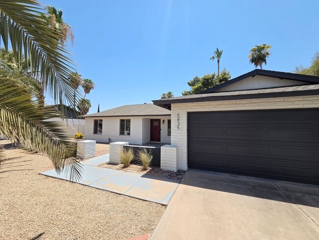 Photo - Beautiful 3 bedroom / 2 bath in Scottsdale!