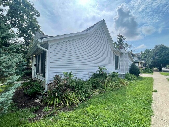 Photo - 200 E 2nd St