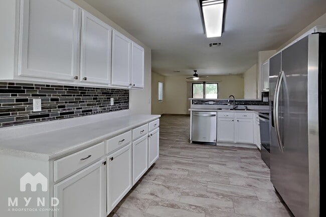 Photo - 10025 W Miami St