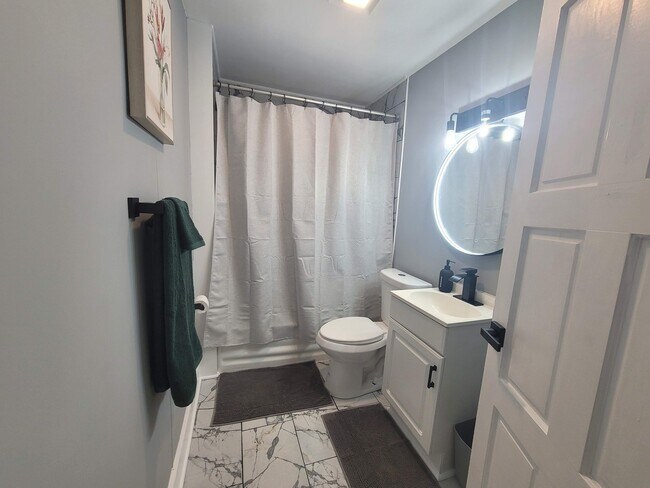 Building Photo - 2818 N Capitol Ave