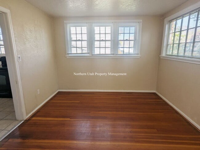 Photo - 2 Bed 1 Bath Unidad Down
