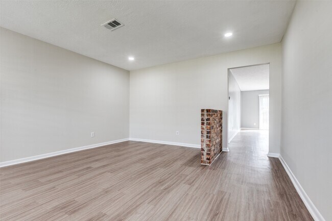 Photo - 5426 Fairgreen Ln
