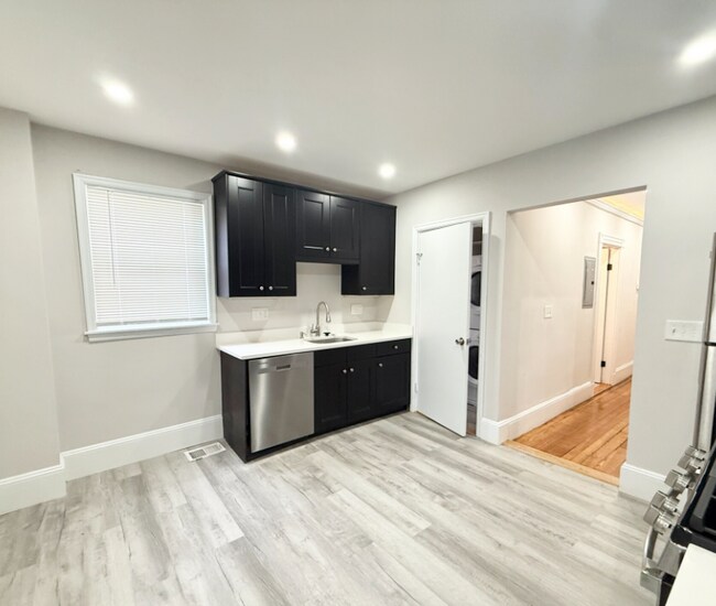 Photo - 71 Saxton St Unit 1