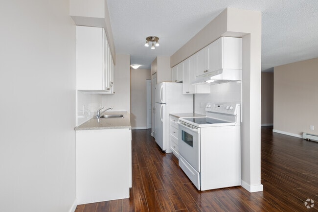 2BR, 1.5BA - 980SF - Kitchen