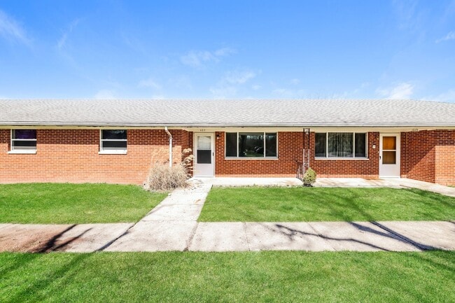 Building Photo - 425-453 Ogden Road Unit 427