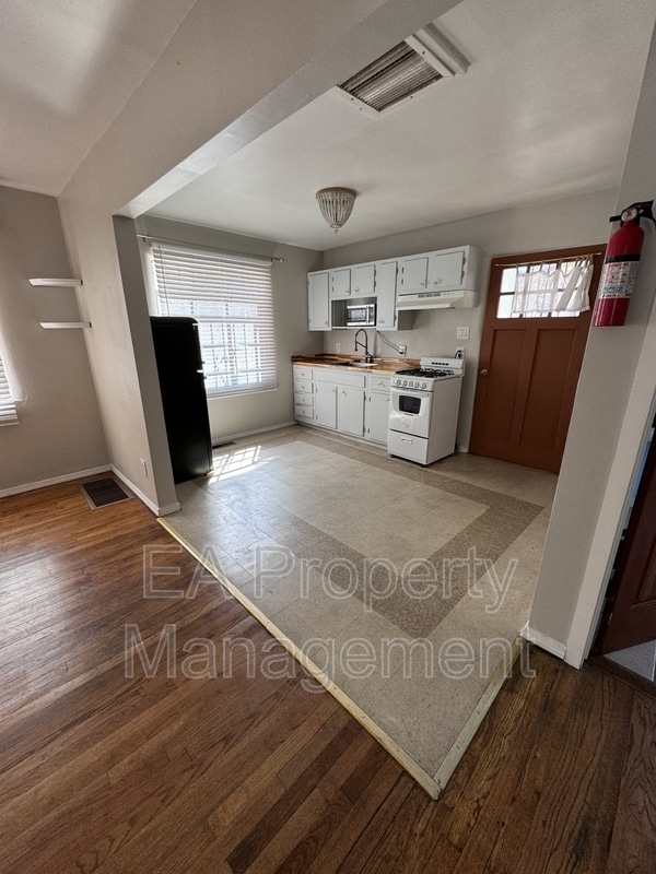 Photo - 505 7th St SW