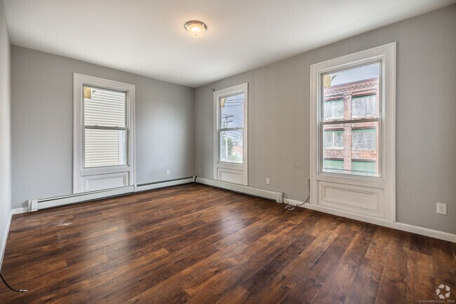 Building Photo - 341 Myrtle Ave Unit 2nd floor Rental