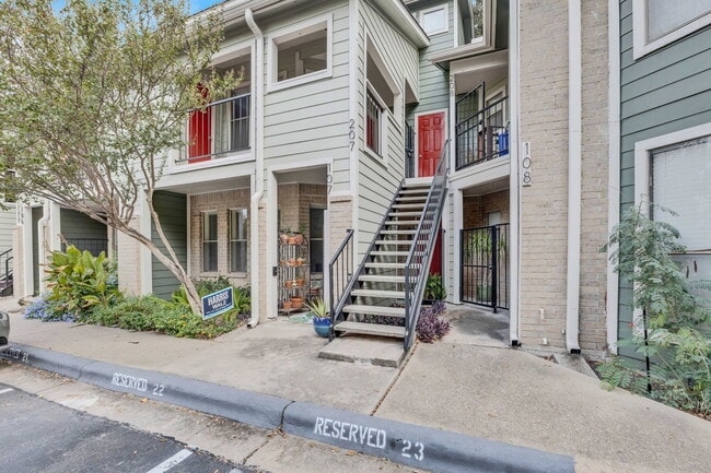 Building Photo - 2104 Cullen Ave Unit 207