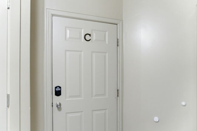 Photo - 114 W 975 N