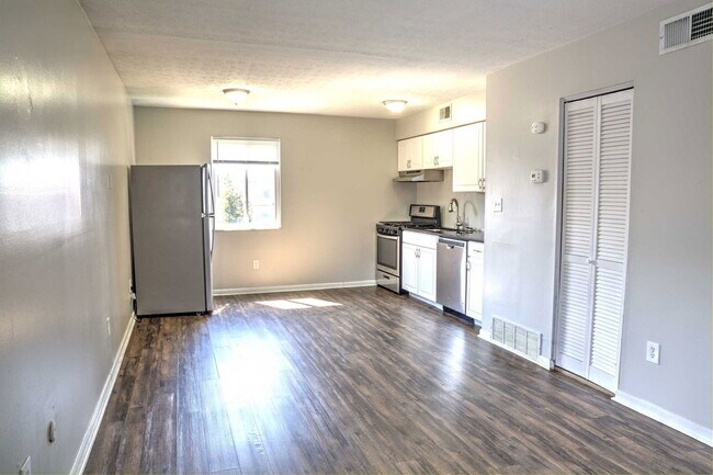 Photo - 1292 Courtland Ave Unidad B