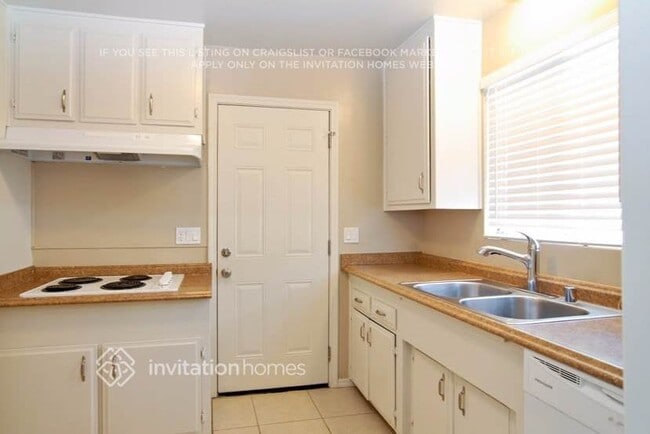 Photo - 719 Erica St