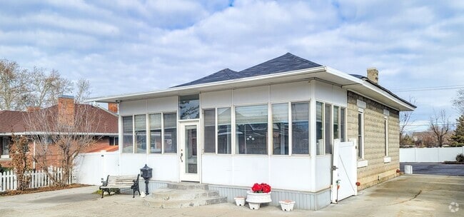 Building Photo - Bountiful City Office Space or residential Rental
