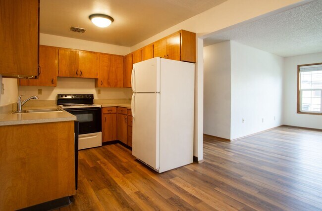 Photo - FREE RENT HERE! Close in NE-2 Bedroom, 1.5 Bath Ready Now! Unidad 2130-07