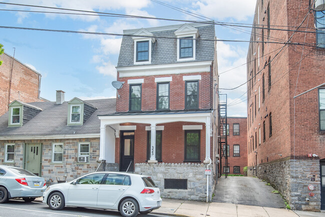 Photo - 323 N Mulberry St Condo Unit 1