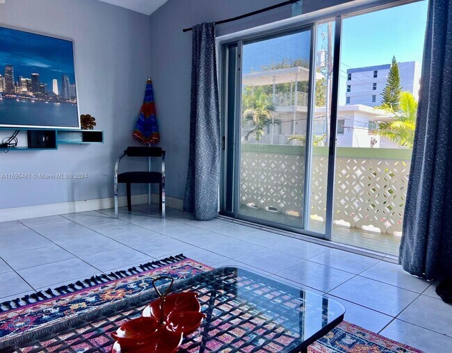 Photo - 8101 Abbott Ave Unidad 13