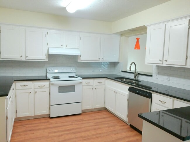 Photo - 4610 Donegal Dr