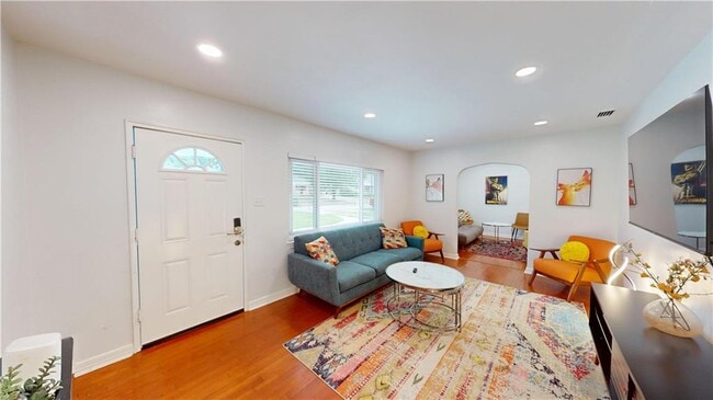 Photo - 2610 Walton Ave