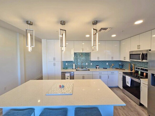 Photo - 1709 N Tamiami Trl Unit 201