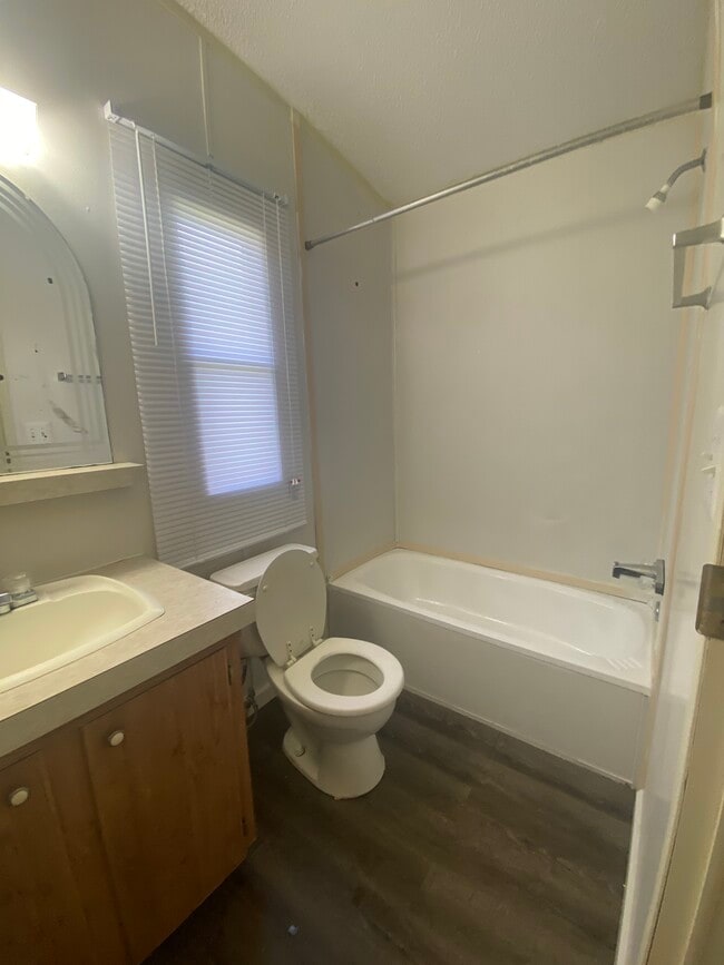 Photo - 225 County Road 328 S