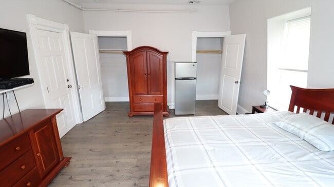 Building Photo - 44 South St Unit 9