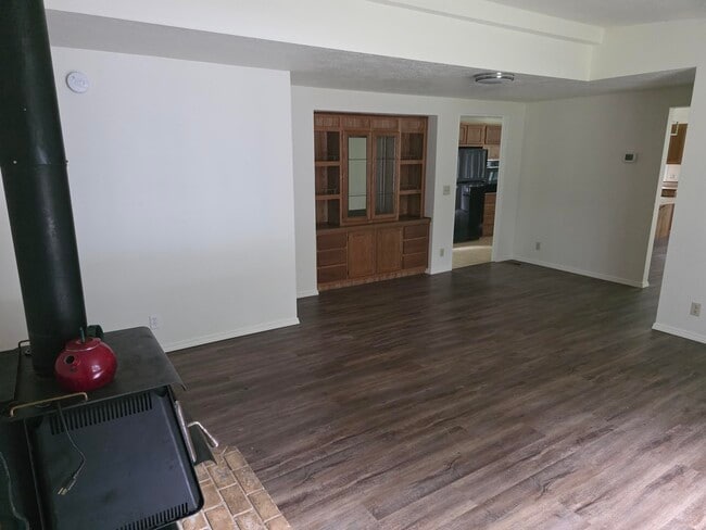 Photo - 20835 Valsetz Rd