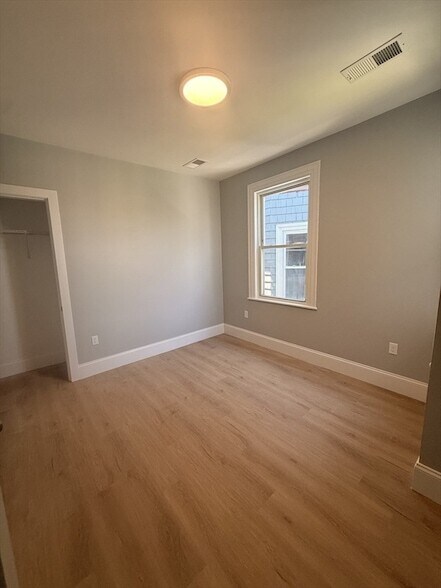 7 Thornley St Unit 2