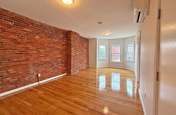 Photo - 166 Broadway