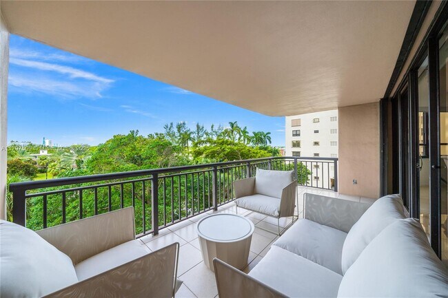 Photo - 10175 Collins Ave Condo Unit 307