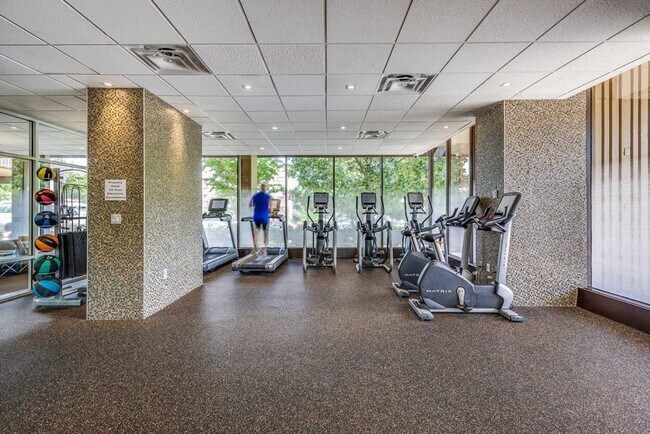 Photo - Excelsior Tower